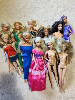 Sada panenek Barbie s poškozením