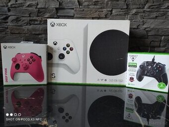 Xbox Series S + 3 ovladače