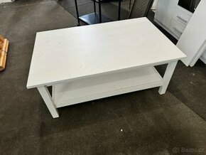 Hezký bílý dřevěný konferenční stůl IKEA HEMNES