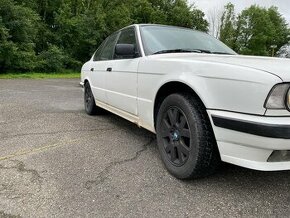 Bmw e34 525ix - 1