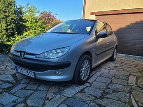 Peugeot 206 1,4 benzín 55kw automat - 1