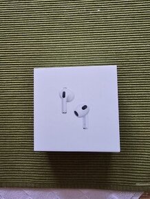 Apple AirPods