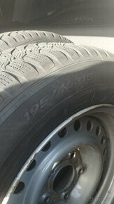 195/65R15 zimní pneu + plechové disky BMW v ceně