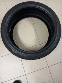 Kumho wintercraft 225/40 r19 255/35 r19