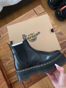 Nové Dr.Martens boty 38