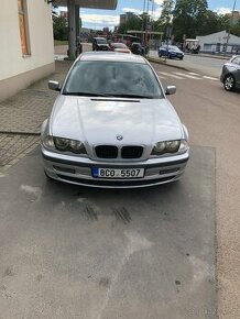 BMW 318i - 1