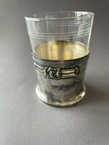 Sklenice z jenského skla na čaj s kovovým nosičem