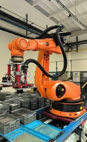 Průmyslový robot KUKA KR 210K - 1