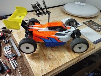 RC buggy 1:8 Serpent srx8