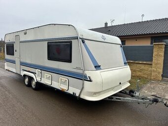 Karavan Hobby Prestige - Předstan