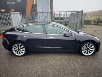 Tesla Model 3 Long Range 75 kWh - 100 300 km-Pohon všech kol