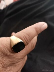 Prodám prsten 8 karátů osazen černým kamenem Vaha440 - 1