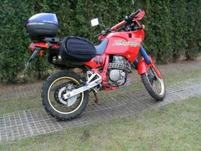 Honda NX650 dominator karburátor - koupím