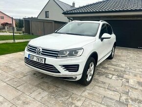 VW Touareg 3.0TDi 193kw R-Line facelift, ČR, 133tkm