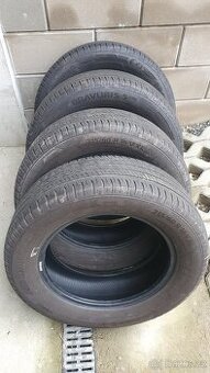 Pneu 215/60 R16