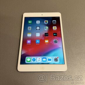 iPad mini 2 v bílé barvě - 1