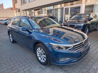 VW Passat B8 Variant 2.0TDI 110kW DSG Matrix ACC ERGO Navi