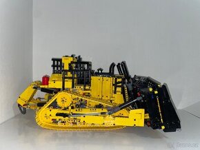 LEGO® Technic 42131 Buldozer Cat D11