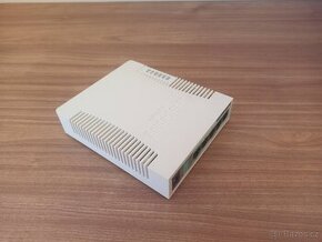 Router MikroTik RB951G-2HnD