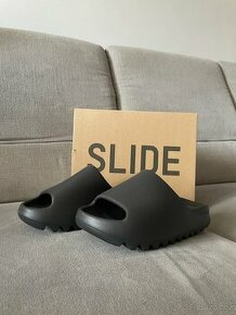 Yeezy Slide Onyx, velikost 42