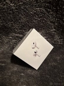 Apple AirPods Pro (2. generace) - 1