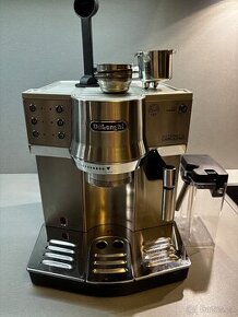 Pákový kávovar Delonghi