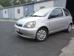 Prodám TOYOTA YARIS r.2000, STK 12 2026, 215tis km