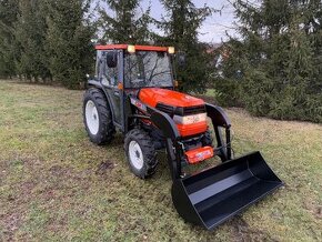 Malotraktor Kubota GL320 s čelním nakladačem 450 kg