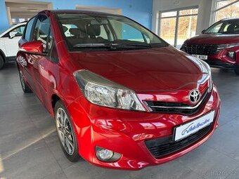 Toyota Yaris 1,3 1.MAJ,SERVISKA,AUTOMAT,ČR