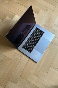 Apple Macbook Pro 15" 2018 i7 2,6, 16GB, 560X 4GB - 1