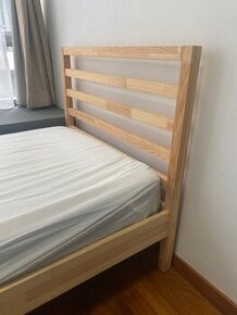 IKEA Dřevěná Postel + Matrac + Rošt