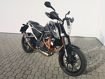 KTM Duke 690 r.v.2016, koupený nový v ČR, top stav