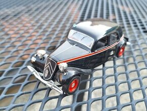 Model 1:43 Citroen 11 Traction Avant