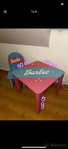 Dubové dětské židličky a stolek Barbie. - 1