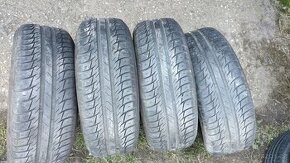 Pneu 185/65 R14 - 1