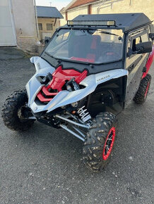 YAMAHA YXZ 1000R side-by-side