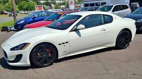 Maserati granturismo Coupe motor Ferrari - 1