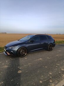 Seat Leon Cupra R ST - 1