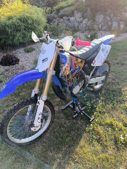 YAMAHA YZ 250 - 1