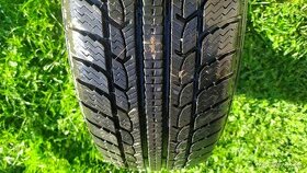 Prodám 195/65r15 zimní téměř nový vzorek - 1