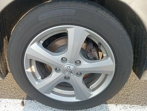 Alu r16 5x114,3 + zánovní pneu 205/55/16 - 1