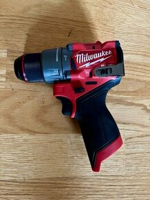 Vrtací šroubovák milwaukee M12 FPD2