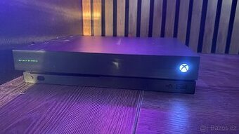 Xbox One X Project Scorpio+ovladač