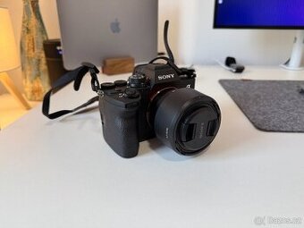 Prodám fotoaparát Sony Alpha A7 IV - tělo + objektiv Sony