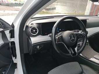 Mercedes 300 d e 225 kW plug-in hybrid12. 2020