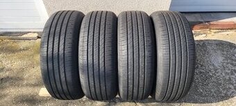 Goodyear 215 / 55R / 17