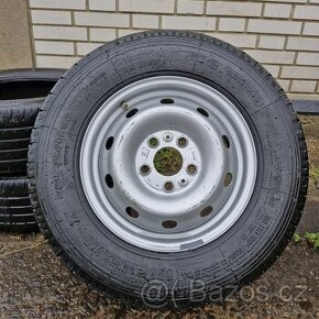 Prodám sadu 1ks. 215/70 R15 5x118