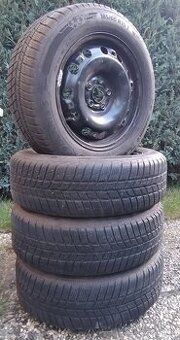 Zimní pneu BARUM 185/60 R15 na ráfku 5x100