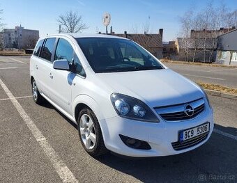 Opel Zafira benzín 1.8 AT 2011 7 míst