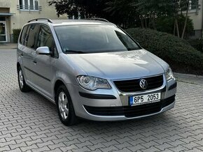 Volkswagen Touran 1.6 75kW 7 místné Facelift Tažné ALU kola